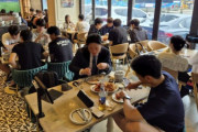 韓国人「代表チームは負けたけど、チキン屋は笑った」→「午前中にチキン食うやつは一体…」