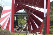旭日旗に見えますか？公園の造形物をめぐり議論＝韓国ニュース