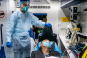 新型コロナウイルスが罹患者の体内で感染後５週間は生存可能できることに海外びっくり仰天！（海外の反応）
