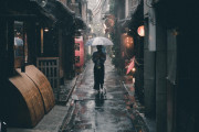 海外「日本は最高の観光地だね、今すぐにでも行きたいくらいだよ」京都で雨の日に撮影された先斗町の路地が素敵すぎると外国人が絶賛！