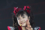 このグループってBABYMETALクリソツじゃね？ ＋ 都庁前のIDZピアノ演奏　【海外の反応】