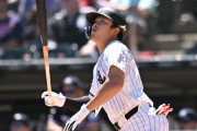 【海外の反応】村上宗隆がHR量産体制へ、岡本と大谷に並ぶ24号逆方向ホームラン【MLB】