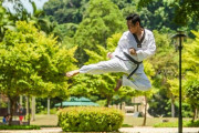 生きる伝説！実際に存在した10人の偉大なカンフーマスターたち「中国のカンフーは偉大」「師匠と初心者の違いは、初心者が挑戦した回数よりも何度も失敗していること」海外の反応