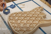 海外「日本の組子という伝統工芸を応用してエレキギターを作ってみた」組子で作ったエレキギターに対する海外の反応
