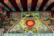 【韓国の反応】南原「春香祠堂」再び日本色論議…「日本の皇室菊の花模様連想」韓国の反応「反日精神病。/百済の子孫であるという証拠。」