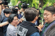 ソウルで投票箱搬出をめぐりデモ隊と選管委が衝突、韓国では「投票用紙不足は不正選挙だ」と再投票要求