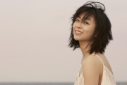 海外「宇多田ヒカルがノンバイナリーと公表！やったね！」ノンバイナリーってそもそも何？？