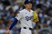 大炎上の佐々木朗希がベンチで見せた様子に全米騒然！←「俺たちがついてるぞ！」（海外の反応）