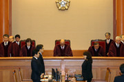 韓国人「クーデターを起こされたくなかったら 憲法裁判所は狂人大統領を断罪しろ！」