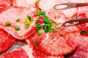 日本の「焼肉屋のポスター」が正直すぎて笑ったｗ【タイ人の反応】