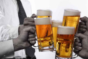 海外「日本の労働環境が最悪ってことだろ！？」日本のミレニアル世代はお酒を飲みたがらないらしい
