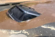 外国人さん、道路の酷さ自慢大会で盛り上がってしまうｗｗｗｗｗｗ