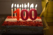 「101歳のおじいちゃんが親友の100歳の誕生パーティを開いた!」長生きの秘訣は…