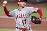 海外「祝！大谷翔平、44号ホームラン！」打球速度184km、飛距離112m　ライトスタンドへ弾丸ライナーだ！