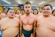 外国人「相撲部屋の体験だって？俺も相撲取りが好きになったよ」