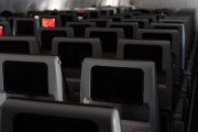 「信じられない！水くらいタダで提供しろよ！💢」韓国の航空会社が水を"有料"で提供に怒りの声