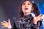 4年前の今日のPalladiumでのBABYMETALファンの列　【海外の反応】