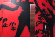 海外「パーフェクト」アメリカの女子便、セーラームーンの落書きがされてしまう（海外の反応）