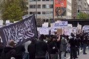 海外「ドイツのムスリム達がカリフ制を求めて大規模デモ行進wwwww」