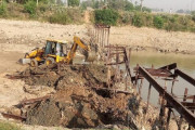 【壮大】インドで全長20mの「橋」が丸ごと盗まれる事件発生！ たった8人で白昼堂々と解体！