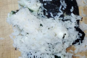 外国人「寿司を作ろうとしたけど包丁を間違えるとこうなるぞ…」