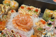 カナダ人「俺の地元で一番美味しい寿司ボックスを見てくれ」