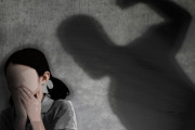 【世も末】韓国人父、息子の彼女(未成年)を繰り返し性的暴行...判決「初犯で反省したから減刑！」