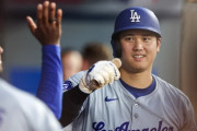 大谷翔平の46号超特大弾で史上初の46-46達成！！←「リハビリ中の投手」（海外の反応）