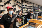 「銃規制以外でアメリカの乱射事件を防ぐ方法」←これって存在するの？