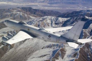 核戦争にも耐える米軍の空中指令機、一羽の鳥にぶつかり大損害ｗｗｗｗ