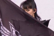 BABYMETALとビリー・アイリッシュのずっ友写真　“笑顔がない！”　【海外の反応】