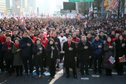 韓国人「文在寅を弾劾せよ！」「文在寅政権は崩壊する！」20万人が集結！自由韓国党の光化門で文政権糾弾集会が行われる！　韓国の反応