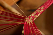海外「日本は伝統工芸を守り続けているね」日本の伝統工芸・伊賀くみひもの制作工程を見た海外の反応
