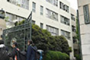 外国人「不可解だ」 悠仁さまの教室机にピンク色に塗られたナイフ 海外の反応