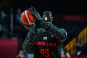 海外「日本のバスケロボットが未来的すぎる」「彼をチームに入れたい！」【海外の反応まとめ】