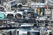 韓国人「外国人が驚く日本都市景観のアイロニーがこちらです‥」→「道は驚くほど綺麗なのに‥空を見上げた瞬間の光景が‥（ﾌﾞﾙﾌﾞﾙ」