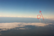 「飛行機の窓から撮影！？」雲の上から見るロケット発射の映像がこちら！ 海外の反応