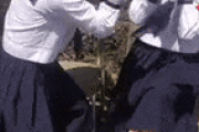 【GIF】韓国人「衝撃映像！日本の女子高生がガチでカンフー披露ｗ」→「これは負けてられん…！」