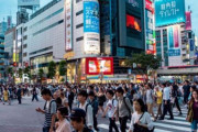 【韓国の反応】「日本、韓国より貧しくなる」1人当たりGDP逆転の可能性もある…日本教授警告。韓国の反応「100年後でも日本は韓国より先進国。/韓国は超少子化で先に絶滅する。」