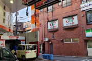 外国人「日本のガソリンスタンドが興味深い構造をしてた」