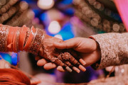 「私も彼と結婚させて」と妻に懇願した夫の元カノ。そうして2人の女性と結婚したインドの奇妙な三角関係