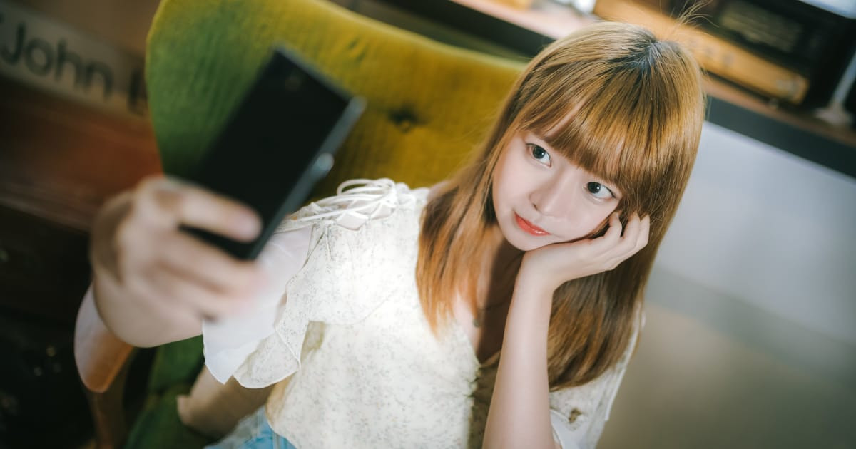 日本の「美人OLの自撮り写真」におじさんが写ってて今日イチ笑った！【台湾人の反応】 | 海外の反応アンテナ