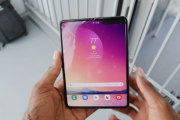 「二つ折りスマホ」って実際どうなの？海外レビュー 海外の反応