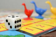 「地元のリサイクルショップのボードゲーム棚は芸術的…」感動を覚える陳列のしかた