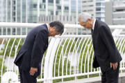 【海外の反応】なぜアジア人はお互いにお辞儀し合うんだ？
