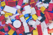 「10万円分のレゴのピースを使って、ミレニアルファルコンを組み立ててみた…」7000ピースの大作