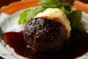 韓国人「これが日本のハンバーグ？日本人が独自に発展させた理由がこちら‥」→「何故日本人はハンバーグに本気なのか？…（ﾌﾞﾙﾌﾞﾙ」