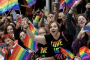 【海外の反応】LGBTQ+のプライド月間（PRIDE MONTH）が始まったぞ！準備はできたか？