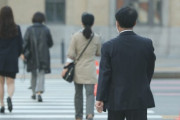 【衝撃】韓国人「週3.5日勤務!? 休み増えても給料半減じゃ…w」