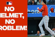 海外「プレーオフで観たい!」大谷選手のヘルメットも飛んだ!42号HRに歓喜